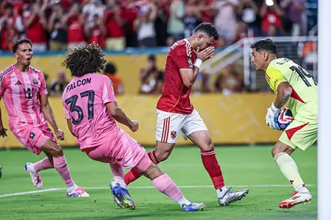 رغم إهداره ركلة الجزاء.. تريزيجيه أبرز لاعبي الأهلي أمام إنتر ميامي (أرقام)